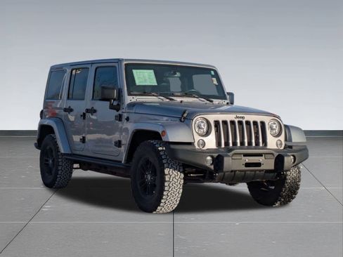 Used 2017 Jeep Wrangler Unlimited Sahara image 8
