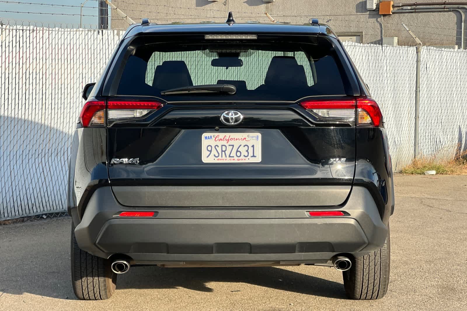 Used 2025 Toyota RAV4 XLE FWD image 4