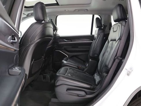 Used 2021 Jeep Grand Cherokee L Limited AWD/4WD image 33