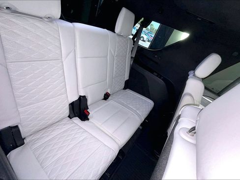 Used 2025 Cadillac Escalade V w/ LPO, ONYX Package AWD/4WD image 38