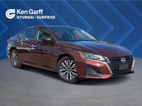 Used 2024 Nissan Altima 2.5 SV image 1