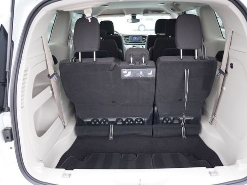 Certified 2017 Chrysler Pacifica LX image 20