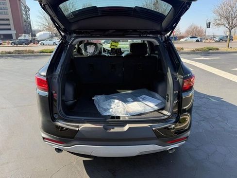 Used 2025 Chevrolet Blazer LT image 6