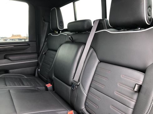 Used 2024 GMC Sierra 2500 AT4X image 11