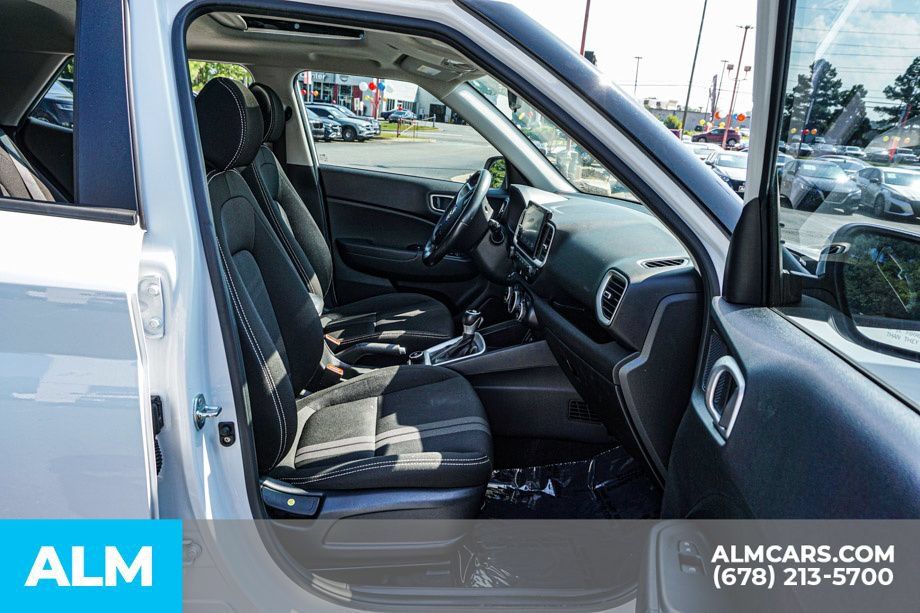 Used 2025 Hyundai Venue SEL FWD image 22