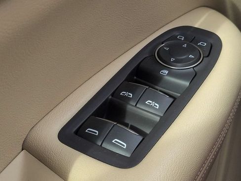 Used 2019 Cadillac XT5 FWD image 21