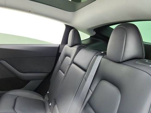 Used 2025 Tesla Model Y Performance image 29