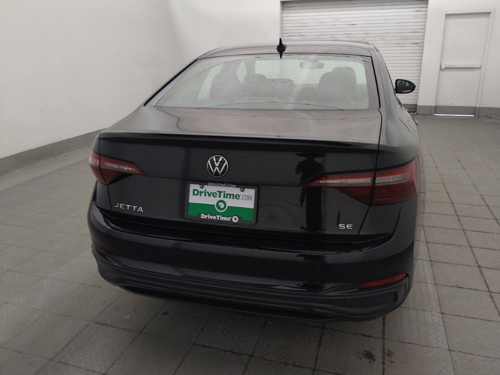 Used 2024 Volkswagen Jetta SE w/ Panoramic Sunroof Package FWD image 7