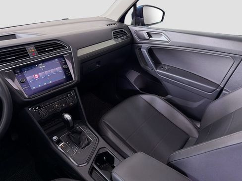Used 2020 Volkswagen Tiguan SE w/ Panoramic Sunroof Package FWD image 25