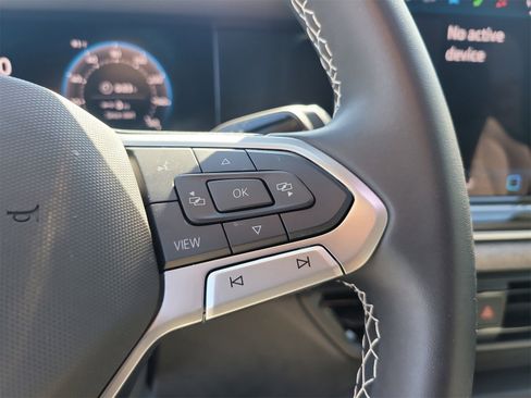 Used 2025 Volkswagen Tiguan S image 29