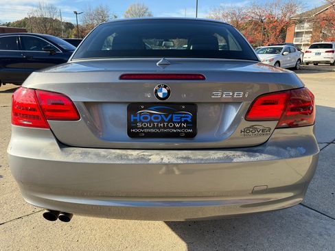 Used 2011 BMW 328i Convertible image 4