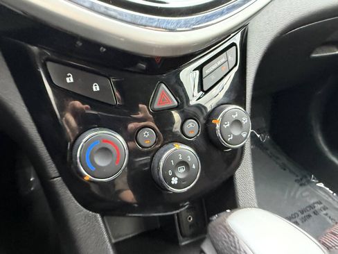 Used 2017 Chevrolet Sonic LT FWD image 28
