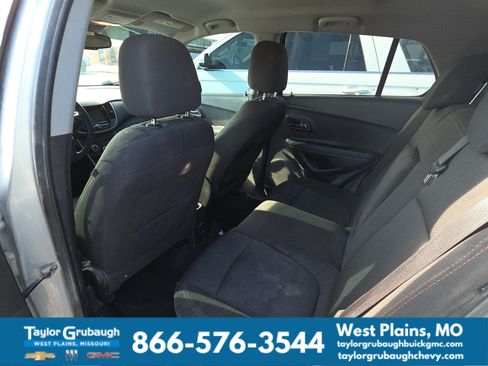 Used 2017 Chevrolet Trax LT AWD/4WD image 11