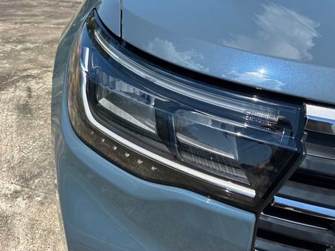 Used 2025 Ford Explorer Active w/ Active Comfort Package AWD/4WD image 9