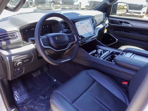 New 2026 Jeep Grand Wagoneer L Limited w/ Premium Group II AWD/4WD image 12
