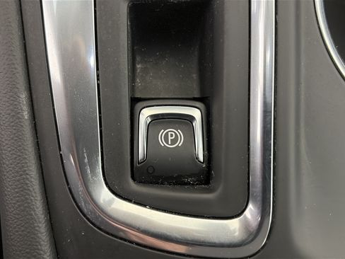 Used 2023 Chevrolet Equinox LS w/ LS Convenience Package FWD image 23