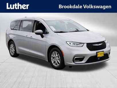 Used 2023 Chrysler Pacifica Touring-L