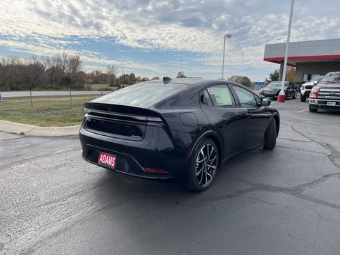 Used 2026 Toyota Prius Plug-In Hybrid image 8