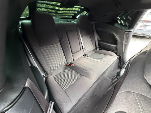 Used 2019 Dodge Challenger SXT image 12