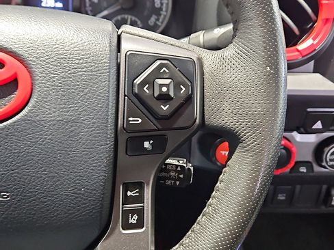 Used 2020 Toyota Tacoma TRD Off-Road image 18