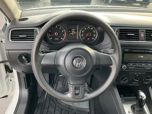 Used 2014 Volkswagen Jetta SE FWD image 19