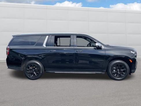 Used 2021 Chevrolet Suburban Premier AWD/4WD image 11