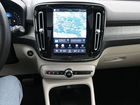 Used 2023 Volvo XC40 B5 Plus w/ Driver Assist Package AWD/4WD image 13