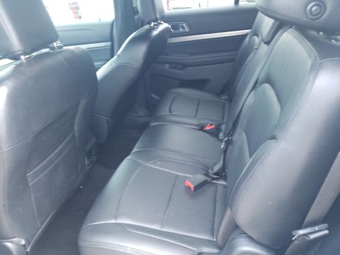 Used 2019 Ford Explorer XLT w/ Equipment Group 201A FWD image 12