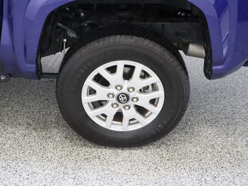 Used 2025 Toyota Tacoma SR5 RWD image 10