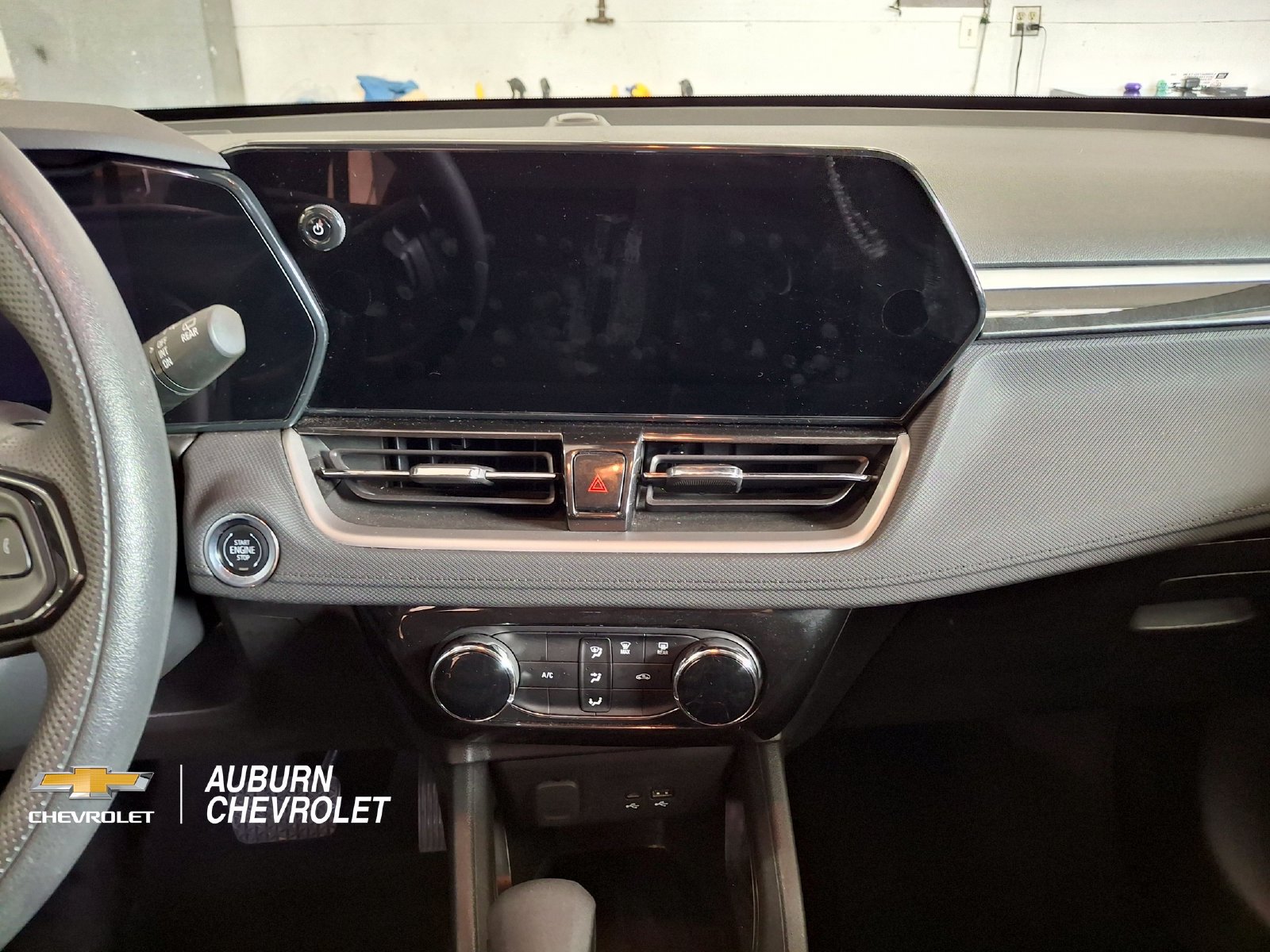 Used 2025 Chevrolet TrailBlazer LT AWD/4WD image 9