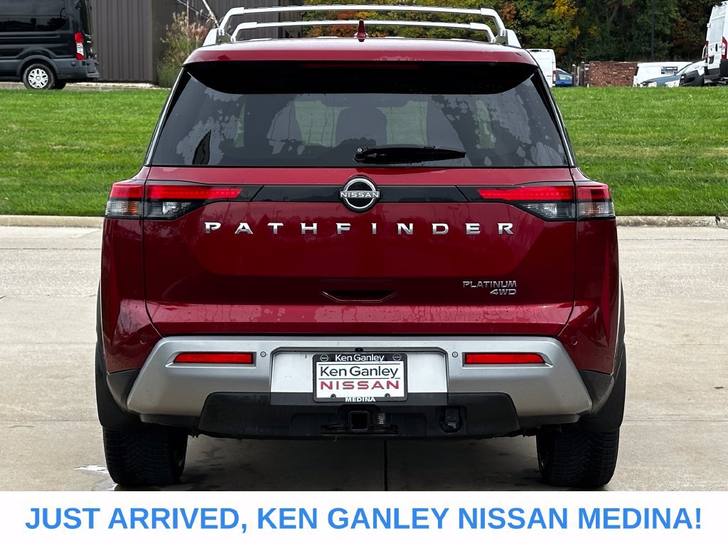 Used 2022 Nissan Pathfinder Platinum w/ Cargo Package AWD/4WD image 4