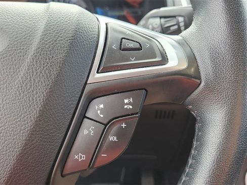 Used 2022 Ford Edge Titanium image 27