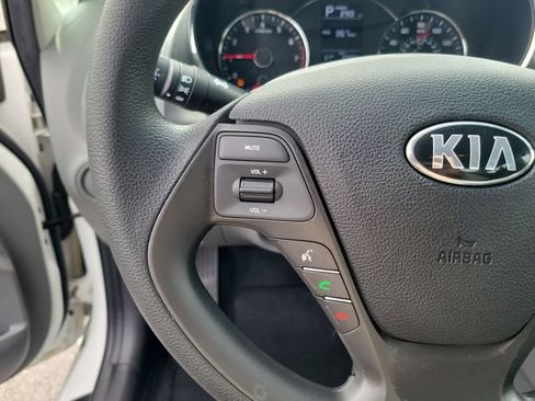 Used 2017 Kia Forte LX FWD image 15