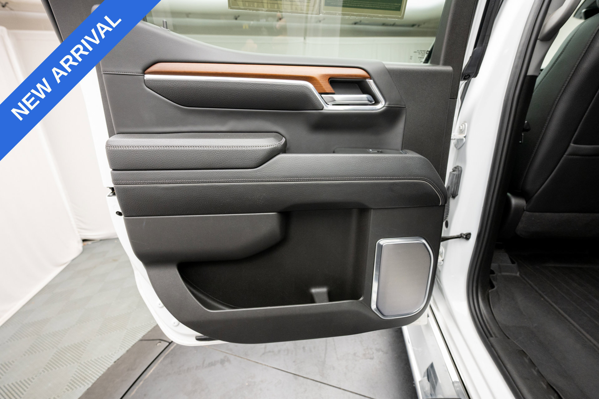Used 2023 GMC Sierra 1500 Denali w/ Technology Package AWD/4WD image 26