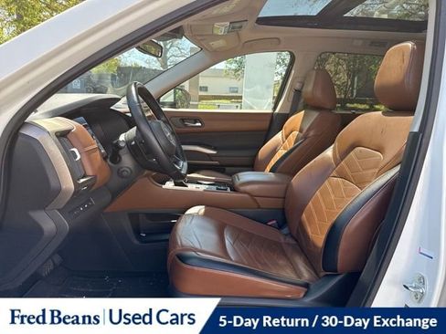 Used 2023 Nissan Pathfinder Platinum w/ Cargo Package AWD/4WD image 11