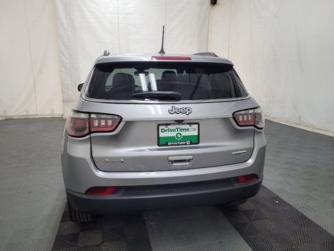 Used 2018 Jeep Compass Latitude w/ Popular Equipment Group AWD/4WD image 6