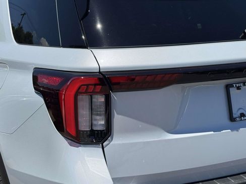 New 2026 Ford Explorer ST-Line w/ ST-Line Street Pack AWD/4WD image 9