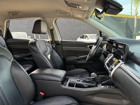 Used 2023 Kia Sorento S image 21
