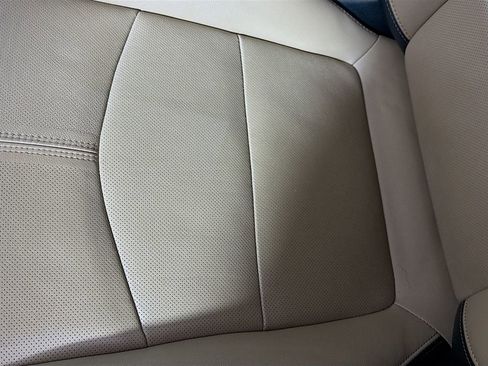 Used 2023 Chevrolet Equinox Premier image 20