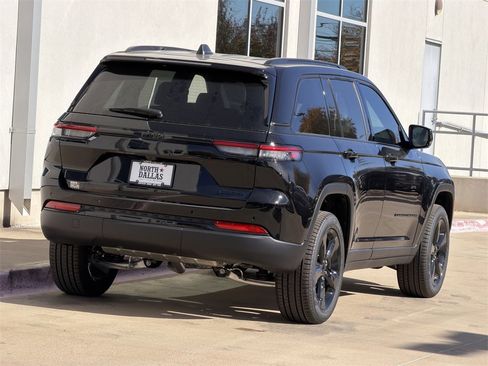 New 2025 Jeep Grand Cherokee Limited image 5