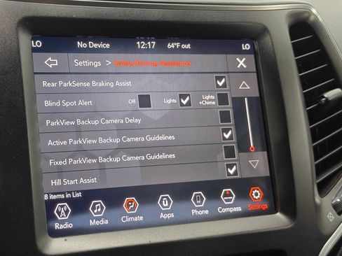 Used 2019 Jeep Cherokee Trailhawk AWD/4WD image 39