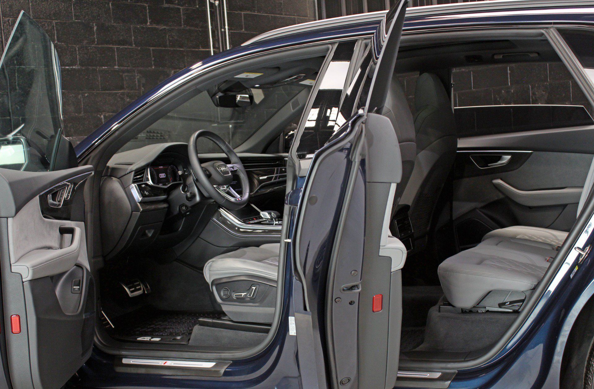 Used 2023 Audi SQ8 Premium Plus AWD/4WD image 24