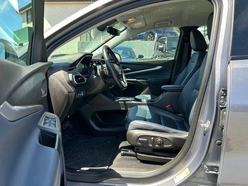 Used 2023 Chevrolet Bolt EUV Premier FWD image 11