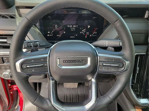 Used 2025 GMC Yukon Denali w/ Sun & Power Step Package AWD/4WD image 16