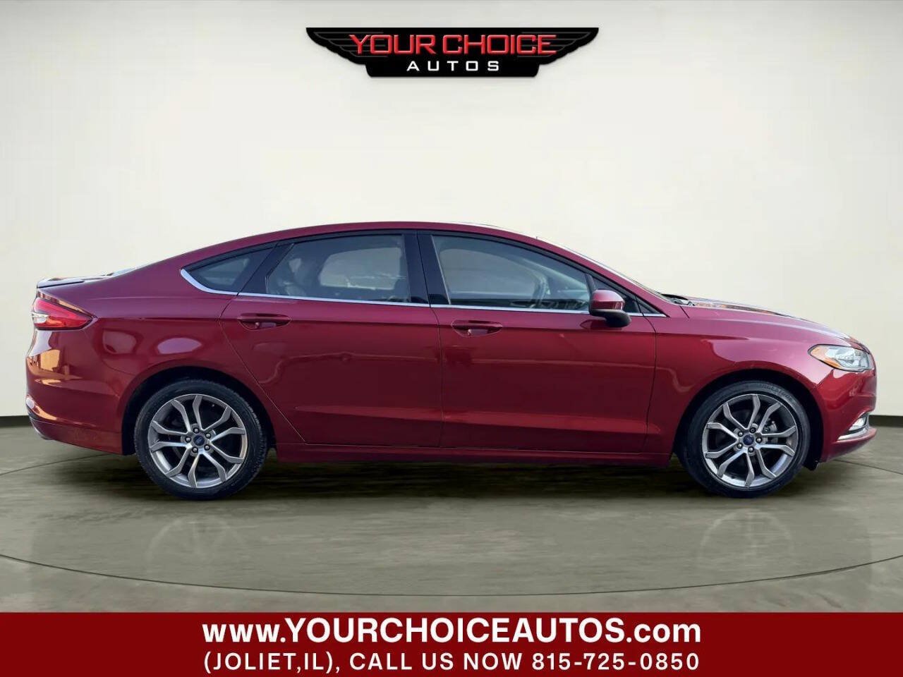 Used 2017 Ford Fusion SE w/ Equipment Group 201A FWD image 2