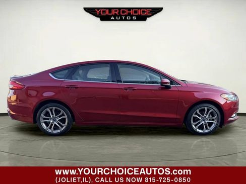 Used 2017 Ford Fusion SE w/ Equipment Group 201A FWD image 2