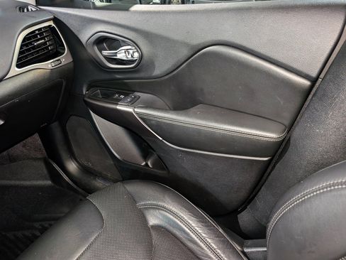 Used 2019 Jeep Cherokee Limited w/ Trailer Tow Group image 36