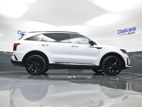 Certified 2023 Kia Sorento SX image 49