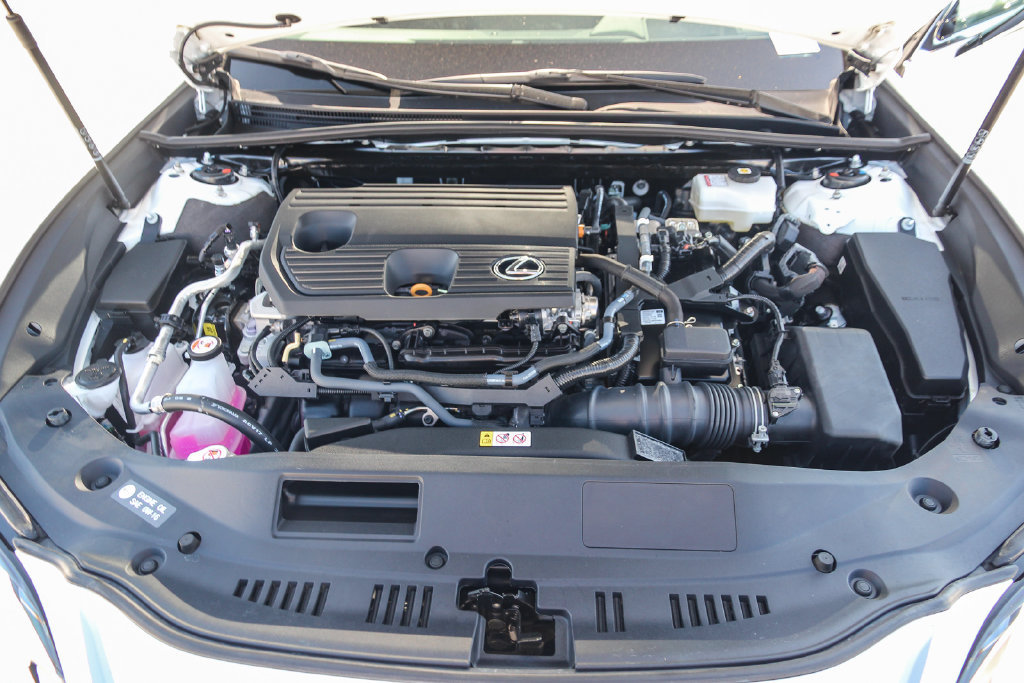 Certified 2025 Lexus ES 300h w/ Premium Package FWD image 27
