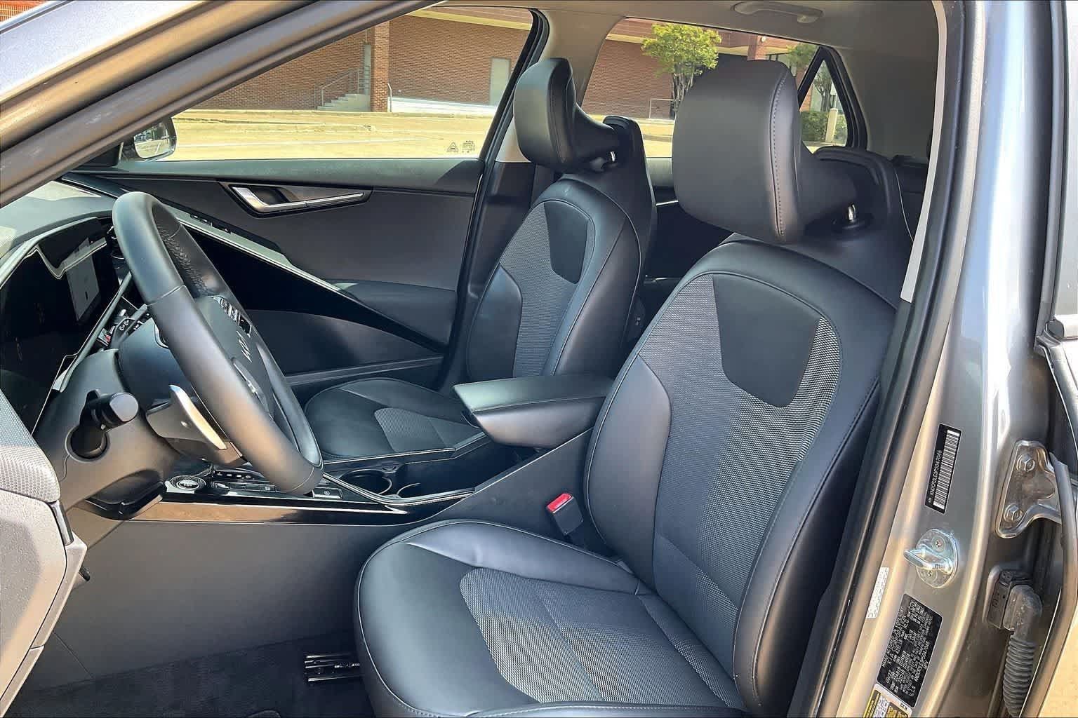 Certified 2023 Kia Niro EX Touring FWD image 11